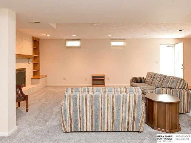 8401 S 26th Street, Bellevue, NE 68147