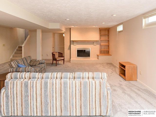 8401 S 26th Street, Bellevue, NE 68147