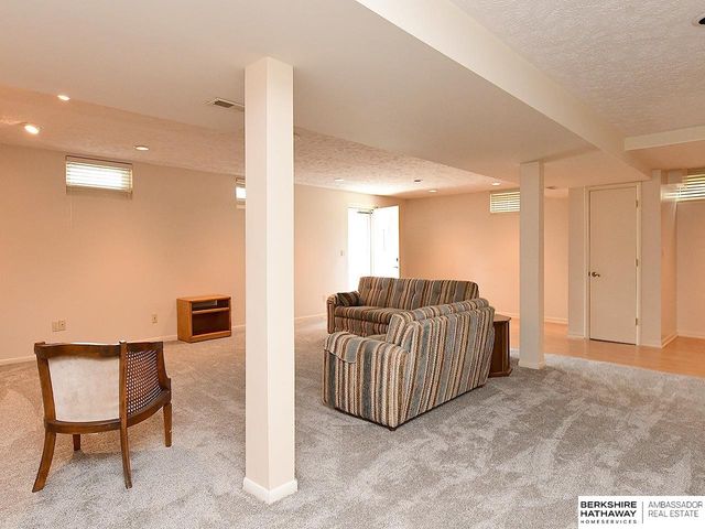8401 S 26th Street, Bellevue, NE 68147
