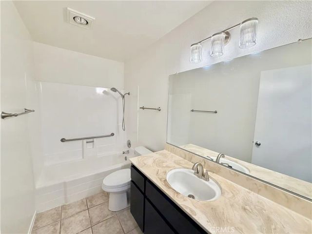 960 E Bonita 125, Pomona, CA 91767