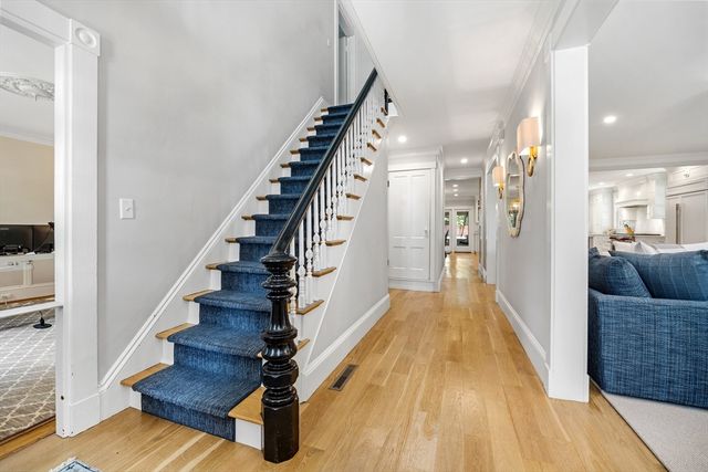 6 Leavitt St, Hingham, MA 02043