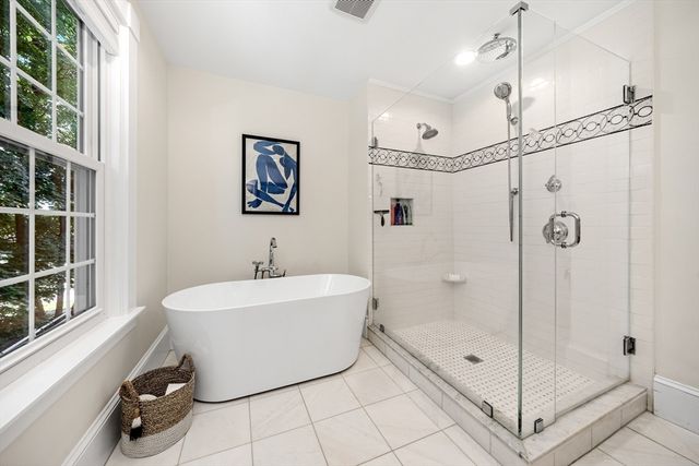 6 Leavitt St, Hingham, MA 02043