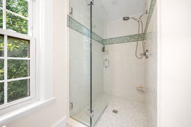 6 Leavitt St, Hingham, MA 02043