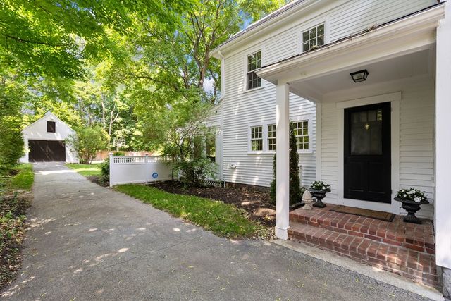 6 Leavitt St, Hingham, MA 02043