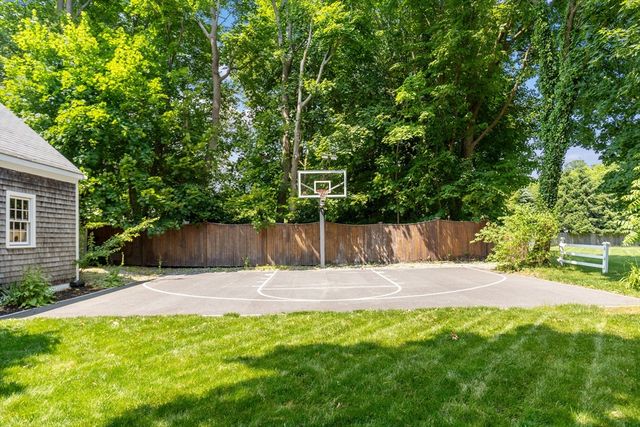 6 Leavitt St, Hingham, MA 02043