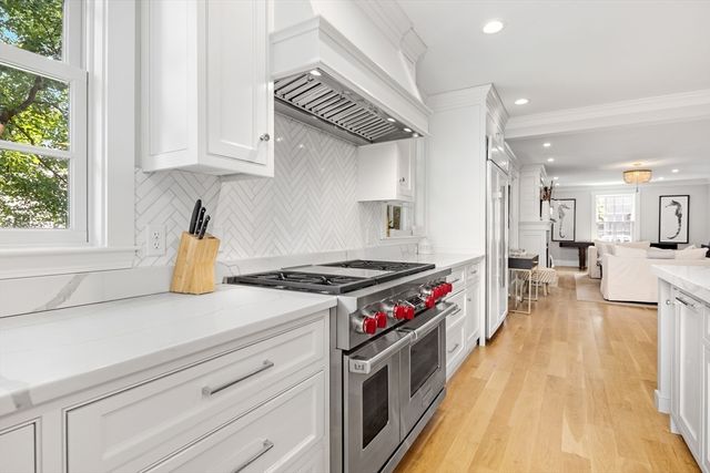 6 Leavitt St, Hingham, MA 02043