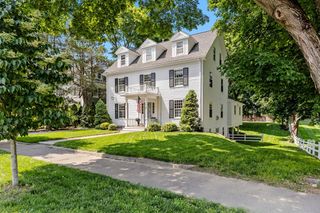 6 Leavitt St, Hingham, MA 02043