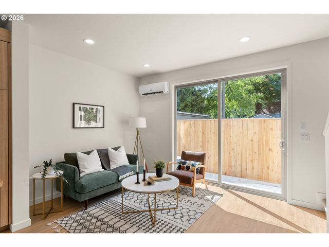 6794 Se Insley 3, Portland, OR 97206