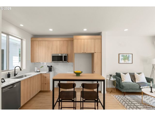 6794 Se Insley 3, Portland, OR 97206