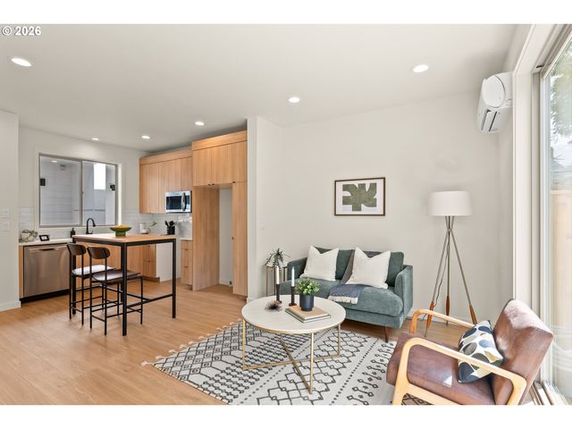 6794 Se Insley 3, Portland, OR 97206