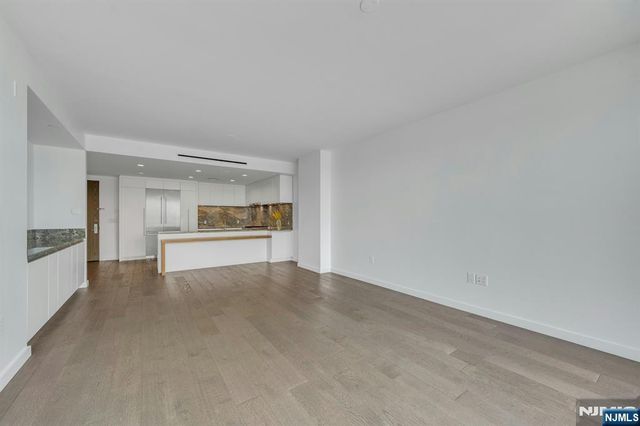 320 Adolphus Avenue 1009, Cliffside Park, NJ 07010