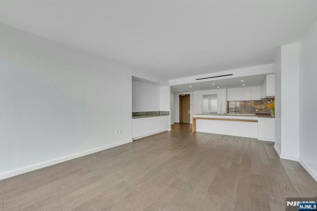 320 Adolphus Avenue 1009, Cliffside Park, NJ 07010