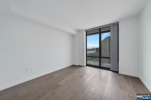 320 Adolphus Avenue 1009, Cliffside Park, NJ 07010