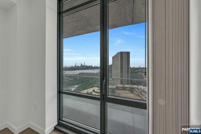 320 Adolphus Avenue 1009, Cliffside Park, NJ 07010