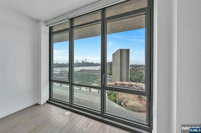 320 Adolphus Avenue 1009, Cliffside Park, NJ 07010