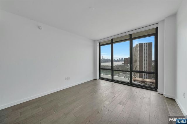 320 Adolphus Avenue 1009, Cliffside Park, NJ 07010