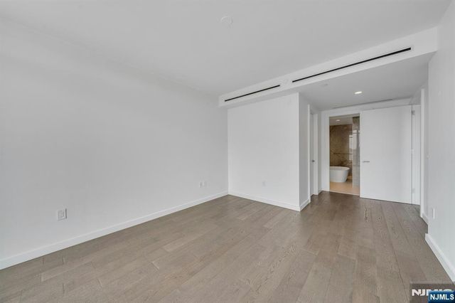 320 Adolphus Avenue 1009, Cliffside Park, NJ 07010