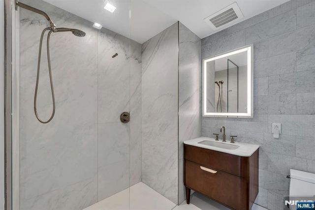 320 Adolphus Avenue 1009, Cliffside Park, NJ 07010