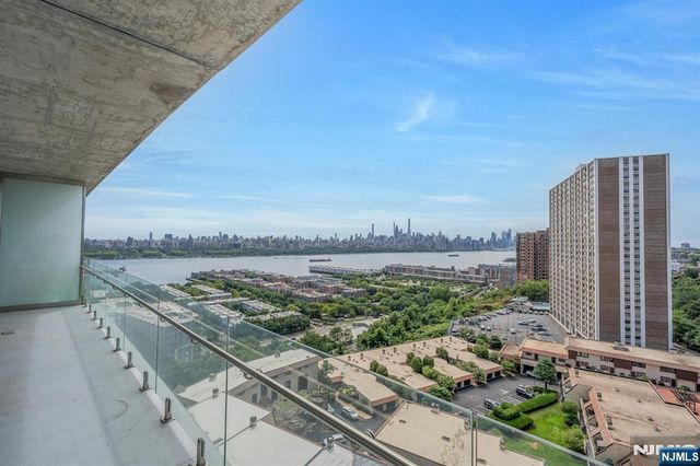 320 Adolphus Avenue 1009, Cliffside Park, NJ 07010