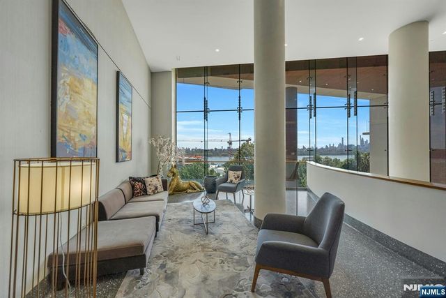 320 Adolphus Avenue 1009, Cliffside Park, NJ 07010