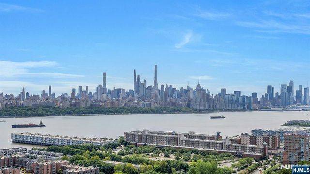 320 Adolphus Avenue 1009, Cliffside Park, NJ 07010