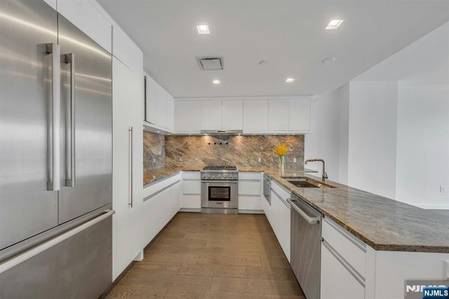 320 Adolphus Avenue 1009, Cliffside Park, NJ 07010