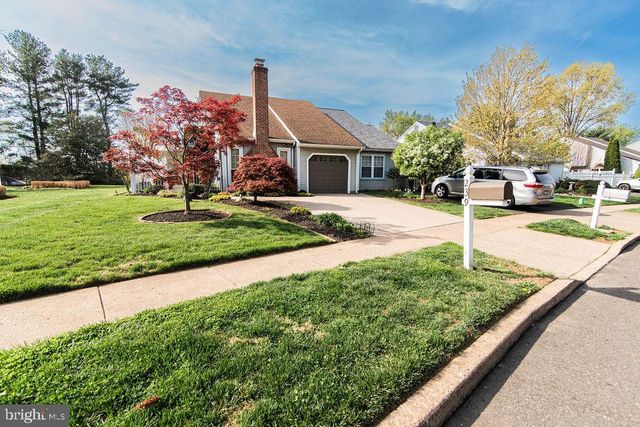 239 OAKRIDGE DR, Langhorne, PA 19047