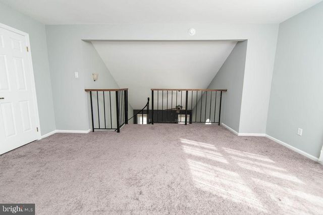 239 OAKRIDGE DR, Langhorne, PA 19047