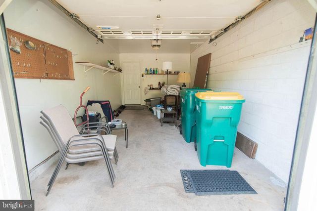 239 OAKRIDGE DR, Langhorne, PA 19047