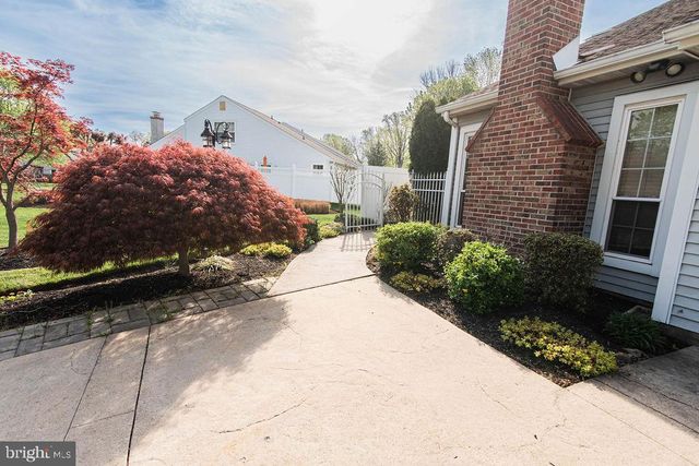 239 OAKRIDGE DR, Langhorne, PA 19047