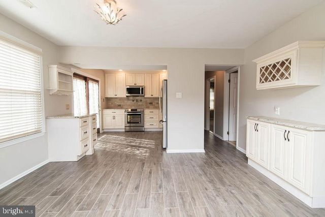 239 OAKRIDGE DR, Langhorne, PA 19047