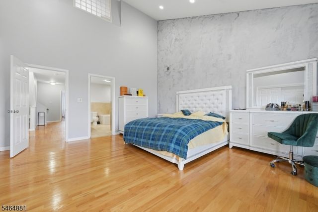 7 Harbor Front Ct. Unit C7, Elizabeth City, NJ 07206