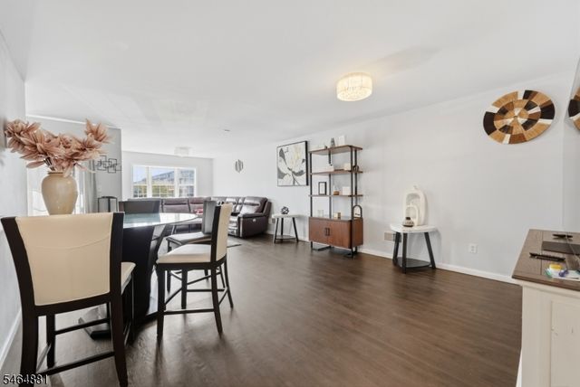 7 Harbor Front Ct. Unit C7, Elizabeth City, NJ 07206