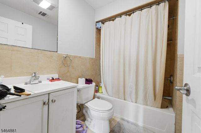 7 Harbor Front Ct. Unit C7, Elizabeth City, NJ 07206