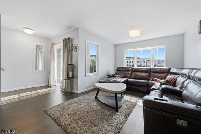 7 Harbor Front Ct. Unit C7, Elizabeth City, NJ 07206