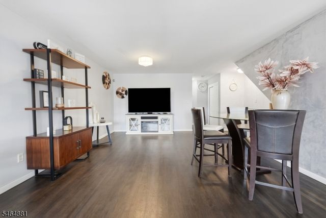 7 Harbor Front Ct. Unit C7, Elizabeth City, NJ 07206