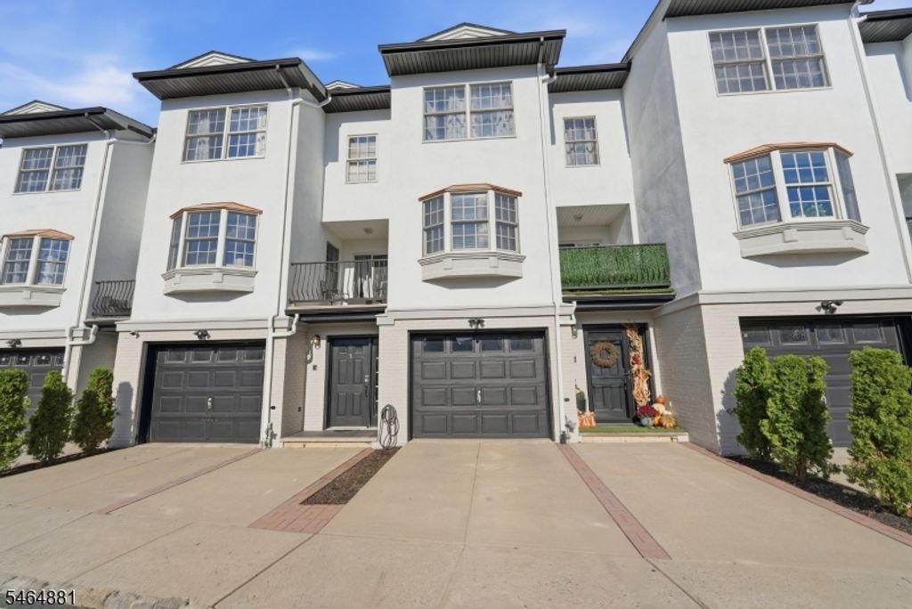 7 Harbor Front Ct. Unit C7, Elizabeth City, NJ 07206