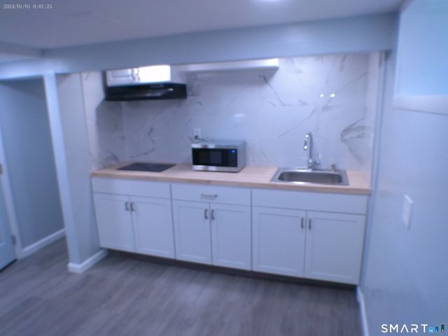 114 -116 B Laurel Place, Bridgeport, CT 06604