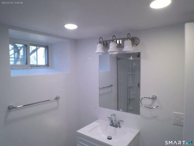 114 -116 B Laurel Place, Bridgeport, CT 06604