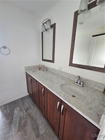 6709 Lowell Road, Westmoreland, NY 13440