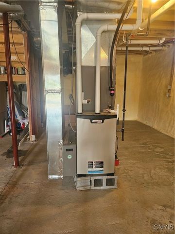 6709 Lowell Road, Westmoreland, NY 13440