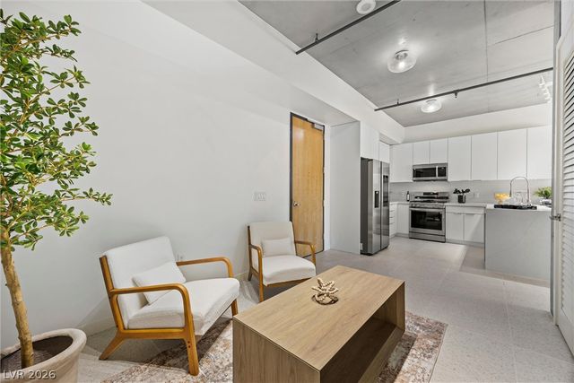 353 East Bonneville Avenue 421, Las Vegas, NV 89101