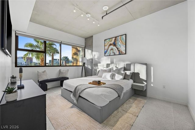 353 East Bonneville Avenue 421, Las Vegas, NV 89101