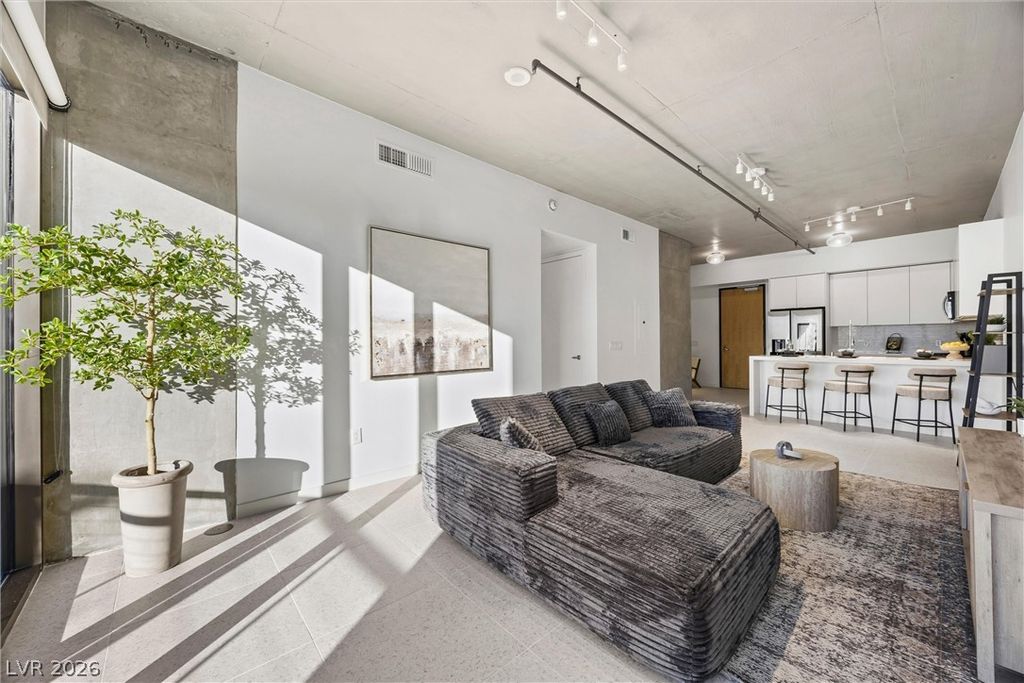 353 East Bonneville Avenue 421, Las Vegas, NV 89101