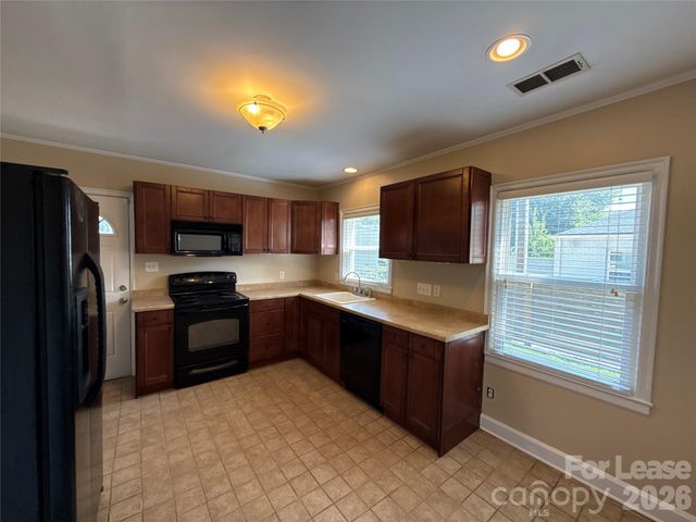817 Everett Place, Charlotte, NC 28205
