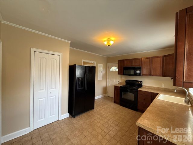 817 Everett Place, Charlotte, NC 28205