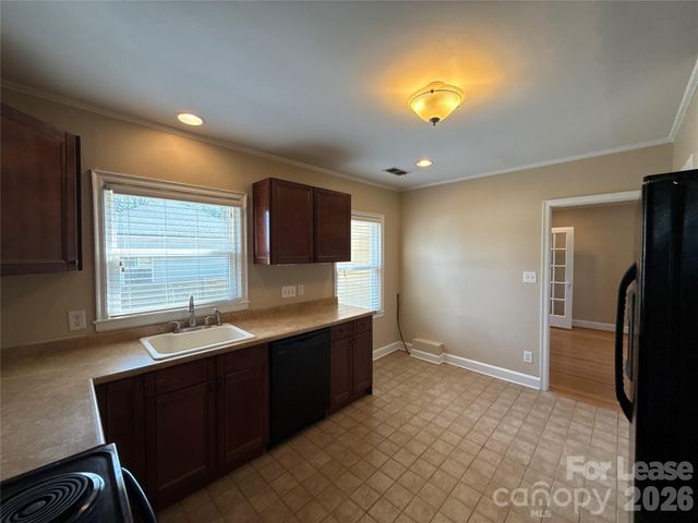 817 Everett Place, Charlotte, NC 28205