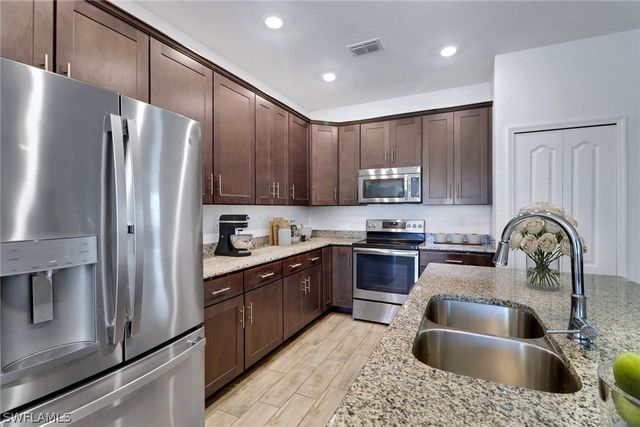 2118 SW 25th TER, Cape Coral, FL 33914