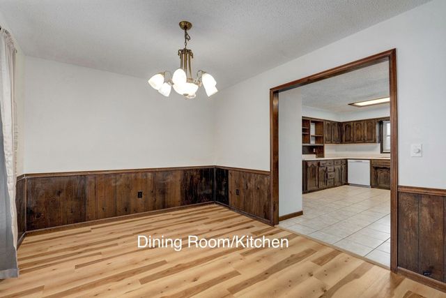 3839 N Stewart Avenue, Springfield, MO 65803