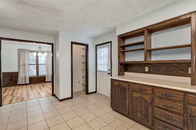 3839 N Stewart Avenue, Springfield, MO 65803